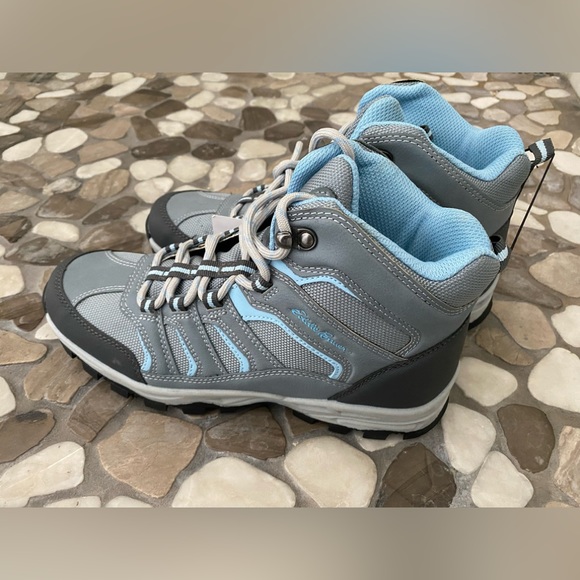 Eddie Bauer NWT woman’s size 8 lightweight, mid height, hiking boot - Picture 2 of 9